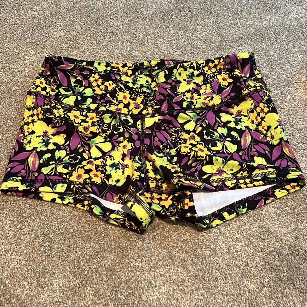 Flowered Fleo CrossFit Booty Shorts